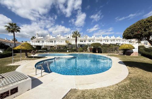 Mijas Ski Chalet | Cozy 3-bedroom townhouse in Calahonda