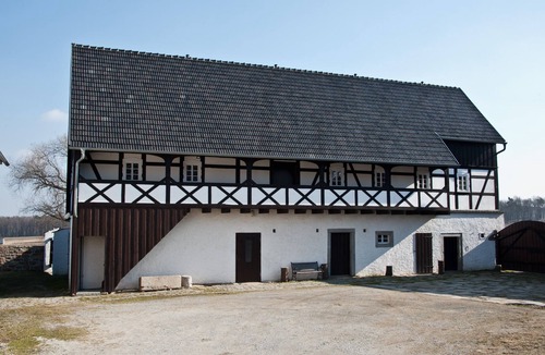 Crostwitz Apartment | Cozy accommodation in the Vierseithof in an idyllic, rural location