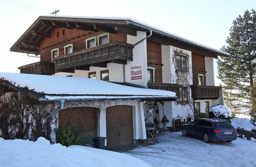 Hart im Zillertal Apartment | Cozy Apartment in Hart im Zillertal near Ski Area
