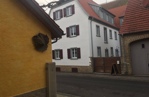 Escherndorf Apartment | Cozy apartment (50sqm) for 2 people