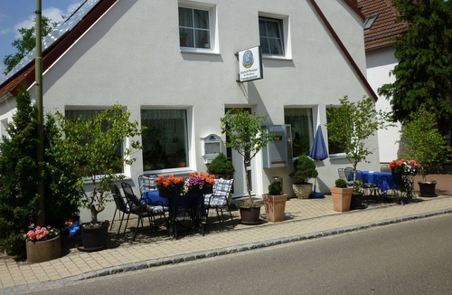 Monchsdeggingen Apartment | Cozy apartment (22 sqm) in the annex with free WiFi