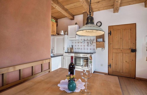 Unterammergau Apartment | Cozy Apartment "Ferienwohnung Wachsbichl" with Mountain View