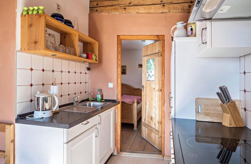 Unterammergau Apartment | Cozy Apartment "Ferienwohnung Wachsbichl" with Mountain View