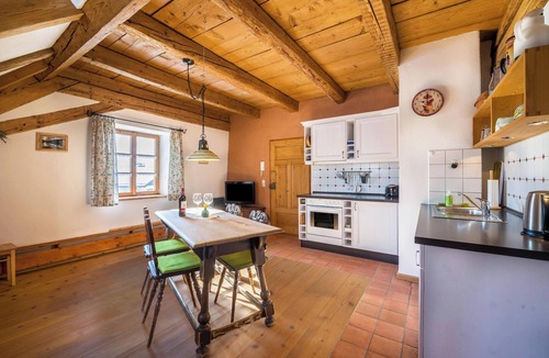 Unterammergau Apartment | Cozy Apartment "Ferienwohnung Gschwand" with Mountain View