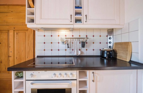 Unterammergau Apartment | Cozy Apartment "Ferienwohnung Gschwand" with Mountain View