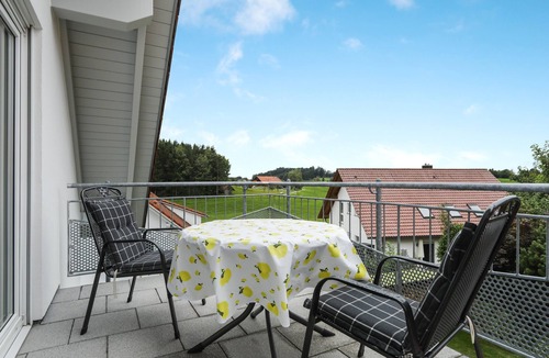 Neukirch Apartment | Cozy Apartment “Merk Klein” in a Quiet Area with Wi-Fi, Balcony & Garden