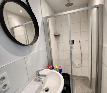 Neusass Old Town Apartment | Cozy Apartment mit WIFI, Aufzug & Kostenlos Parken EL-Living