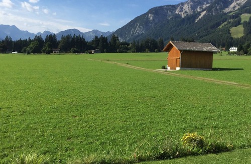 Waengle Apartment | Cozy apartment overlooking the mountains in the sunny village of Wängle