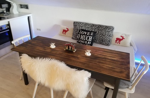 Nordhalben Apartment | Cozy attic apartment in the countryside, balcony w. Tree house feeling, barbecue corner, 2-4pers.