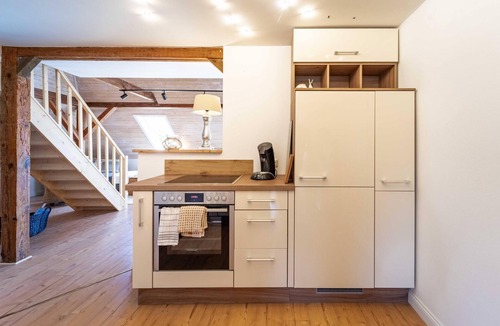 Schwerin Apartment | Cozy attic apartment in a historic villa with a lake view