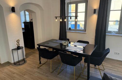 Konigstein an der Elbe Apartment | Cozy Castle Königstein - Moderne 69 qm Unterkunft