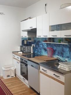 Milbertshofen Apartment | Cozy central APARTMENT Leopoldstrasse -3,5 rooms with sauna and garden