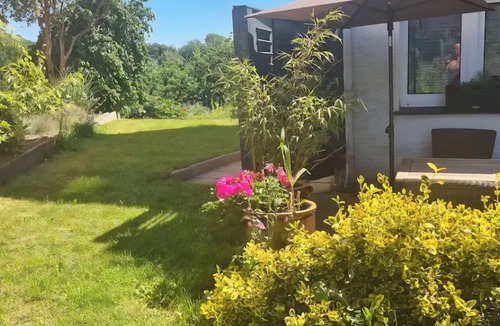 Warstein Apartment | Cozy country house with a garden in Möhnesee, dog-friendly,