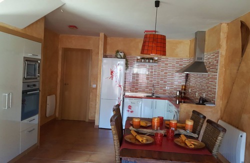 Mijares Cottage | Cozy duplex penthouse with wooden ceilings