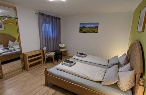 Kattersdorf Apartment | Cozy holiday home (170 sqm) for up to 12 people with a south-facing terrace balcony