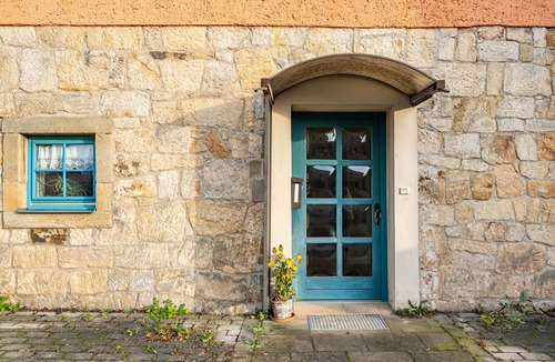 Lohmen House | Cozy Holiday Home in Lohmen with Private Terrace and Wi-Fi