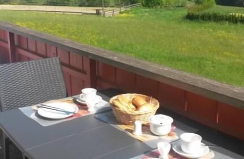 Schlatzendorf Apartment | Cozy two-room apartment for up to four people with balcony and view of the valley