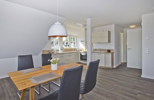 Gross Zicker Apartment | Cozy vacation apartment with sea view, balcony - Ferienhaus Zaunkönig OG