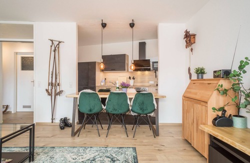 Schoenwald Apartment | Cozy Vacation Apartment 117 with Garden View, Wi-Fi and Balcony