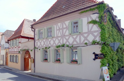 Sommerach Apartment | Cozy vacation apartment (60sqm) for up to 4 people with kitchenette