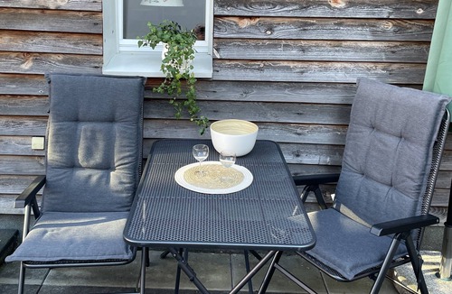 Volkach Apartment | Cozy vacation apartment (50 sqm) for 2 people with roof terrace