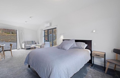 Arrowtown Apartment | Crown Studio Rural Getaway - Arrow Junction Holiday Studio