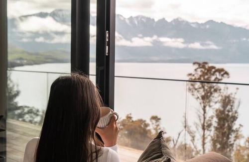 Fernhill House | Crystal Waters- Suite 1