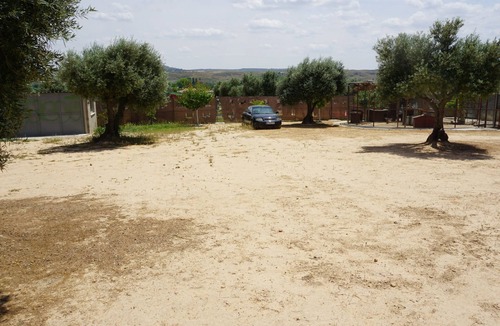 Morata de Tajuna House | Cuchifarm accommodation near Warner Bros.