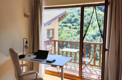 Bores Ski Chalet | Dúplex con vistas a Picos de Europa y Proyector de Cine 120 pulgadas