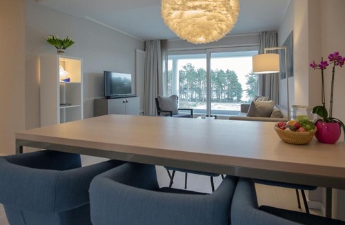 Prora Apartment | Dünenresidenz Prora - Ferienwohnung mit Meerblick, 2 Schlafzimmern und Loggia NP-318