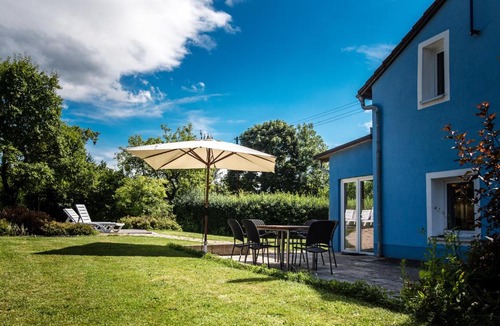 Langenaltheim House | Das Blaue Haus mitten im Grünen - our Blue House surrounded by greenery