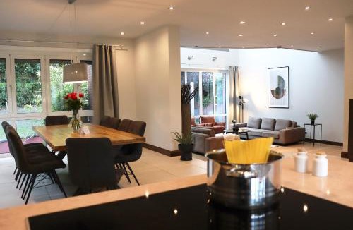 Timmendorfer Strand House | Das Rosenhaus - luxoriöses Ferienhaus mit viel Platz für die ganze Familie von "Momentic"