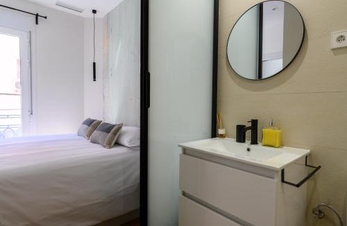 Atocha Apartment | De Diseño, Centrico- 6 min a pie Madrid Rio