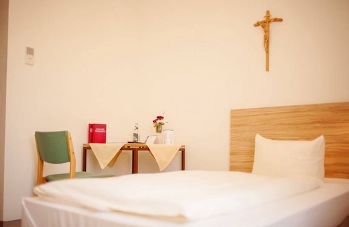 Neumarkt in der Oberpfalz Resort | Private room ∙ 1 guest