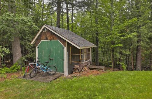 Jaffrey House | Deck & Fire Pit: Cottage Near Monadnock State Park