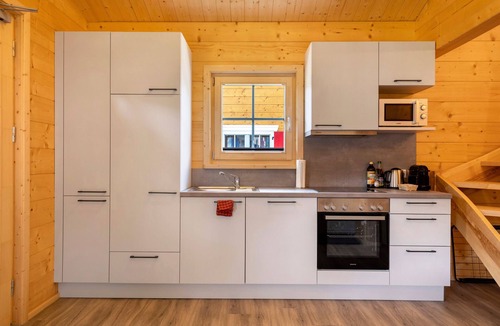 Stockach House | Deluxe Chalet 'Morgentau' with Private Terrace and Wi-Fi