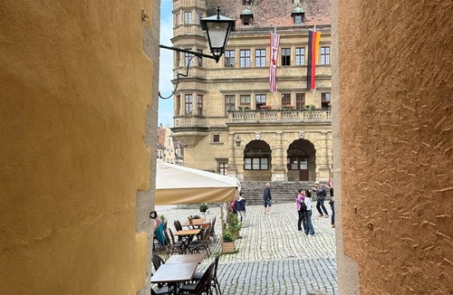 Rothenburg Old Town Apartment | Deluxe apartment with three bedrooms and separate kitchen