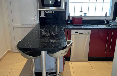 Arguineguin Apartment | Deluxe Vacation Home mountain Town & Sea views, Privat Terrace + 5G WiFi/SatT.V