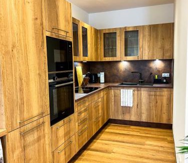 Wasserburg am Inn Apartment | Deluxe-Wohnung in Wasserburg Bahnhof - 94m2 - Smart TV - Terrasse - NEU