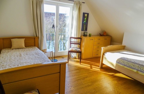Freest Cottage | Detached house 2 - thatched house in the fishing village
