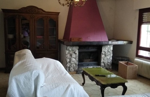 Laguna de Duero Ski Chalet | Detached house 8 km from Valladolid. Tranquility, surrounded by pine trees.