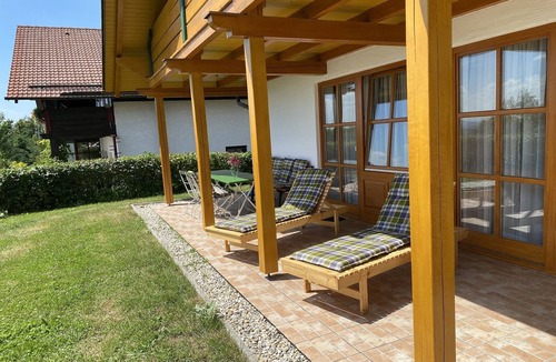 Renholding Apartment | Detached vacation home with three bedrooms and balcony