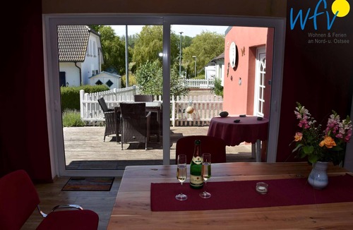 Seedorf House | Detached vacation home with sauna, garden, fireplace and modern furnishings in Se