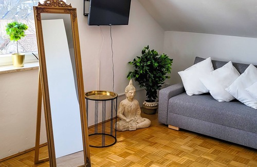 Freilassing Apartment | DG "R" Helle 40m² 2-Zimmer Wohnung nähe Salzburg
