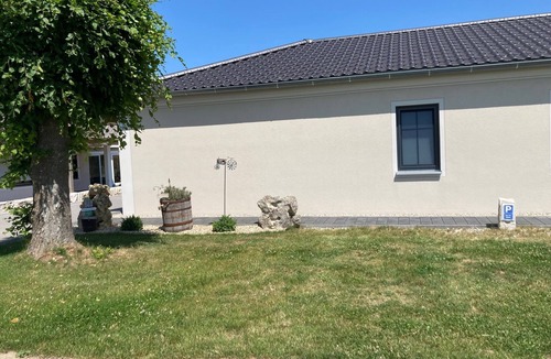 Dietfurt Apartment | Die Auszeiträumlichkeiten Liegen Mitten im Grünen, Etwas Außerhalb der Gemeinde Zell. Genießen Sie Entspannung pur mit Unbebauter Rundumsicht . Von der Wohnung aus Haben Sie Freie Sicht auf Unser Alpakagehege. Eine Gesc