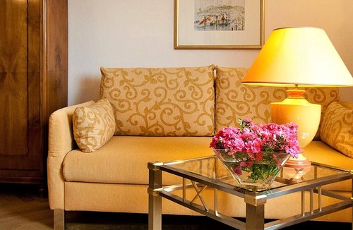 Aschach Apartment | Doppelzimmer mit sep. Wohnteil, Balkon/Terrasse, Bad oder Dusche/WC, Haupthaus