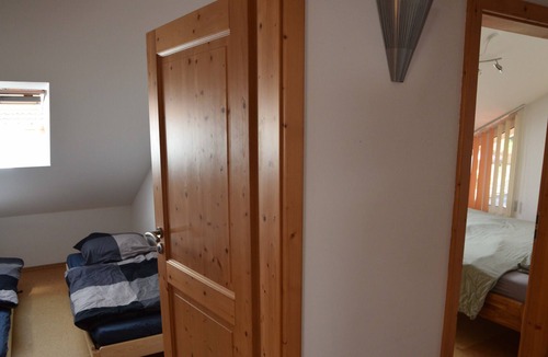 Chieming Apartment | Dorfblick, 1-4 Pers., 2sep. SZ, 2.og, Balkon