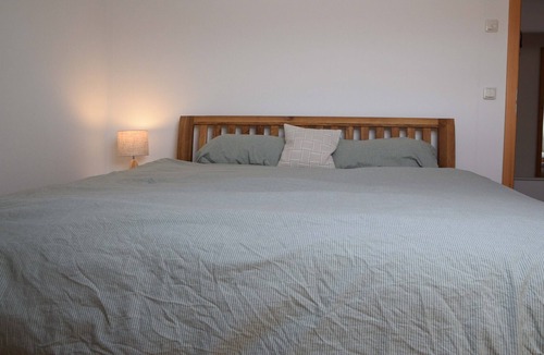 Chieming Apartment | Dorfblick, 1-4 Pers., 2sep. SZ, 2.og, Balkon