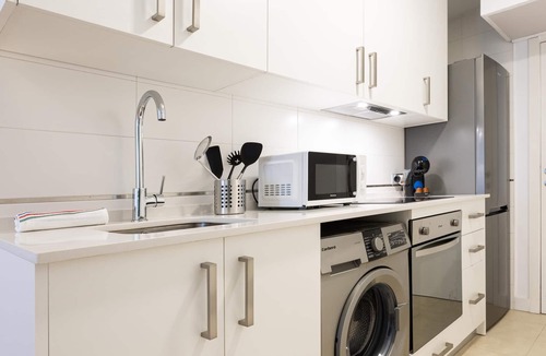 La Merced Apartment | Dos Aceras Ground floor Aircon High speed WiFi
