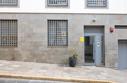 La Merced Apartment | Dos Aceras Ground floor Aircon High speed WiFi